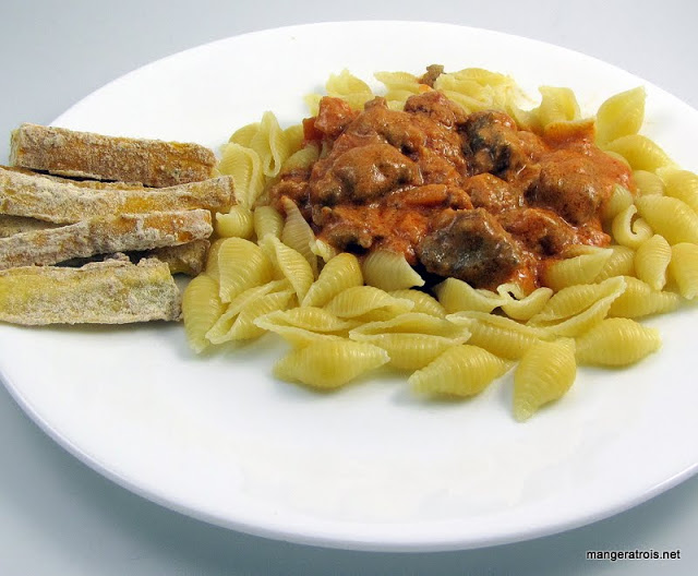 Pasta with Fast Sausage Ragu